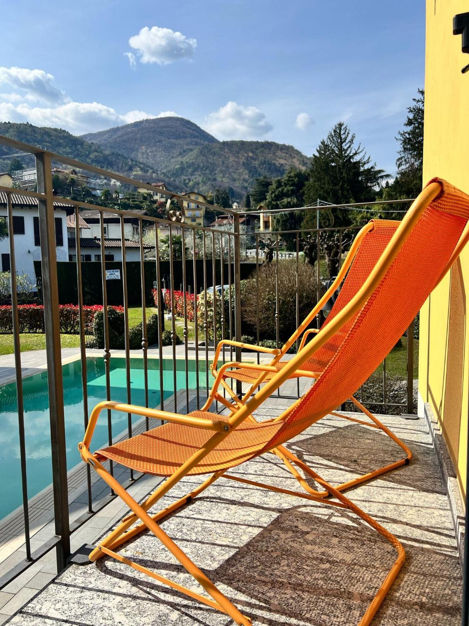 Apartment Balcone
